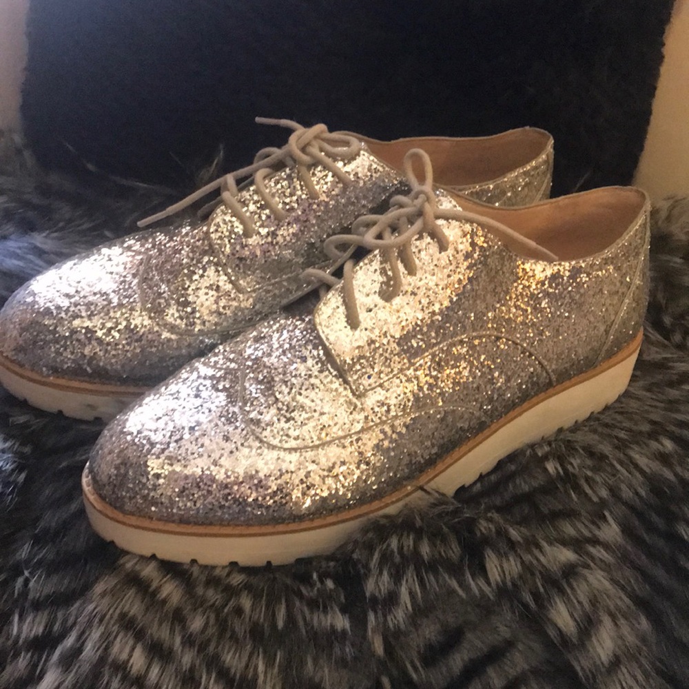 Qupid Silver glitter oxfords
